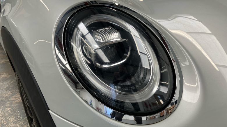 MINI Hatchback 1.5 Cooper Classic II 3dr Auto Petrol Hatchback